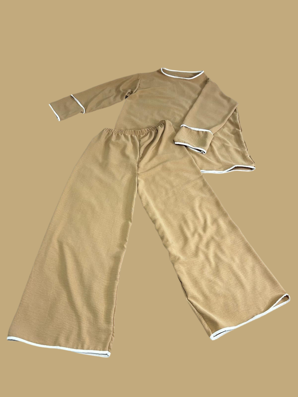 Oberteil mit Hose mit weißem Rand (Einheitsgröße)