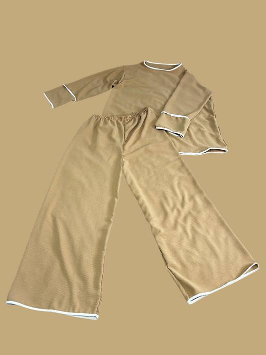 Oberteil mit Hose  mit weißem Rand (Einheitsgröße)